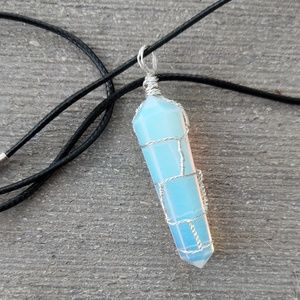 Hamdmade opalite crystal necklace